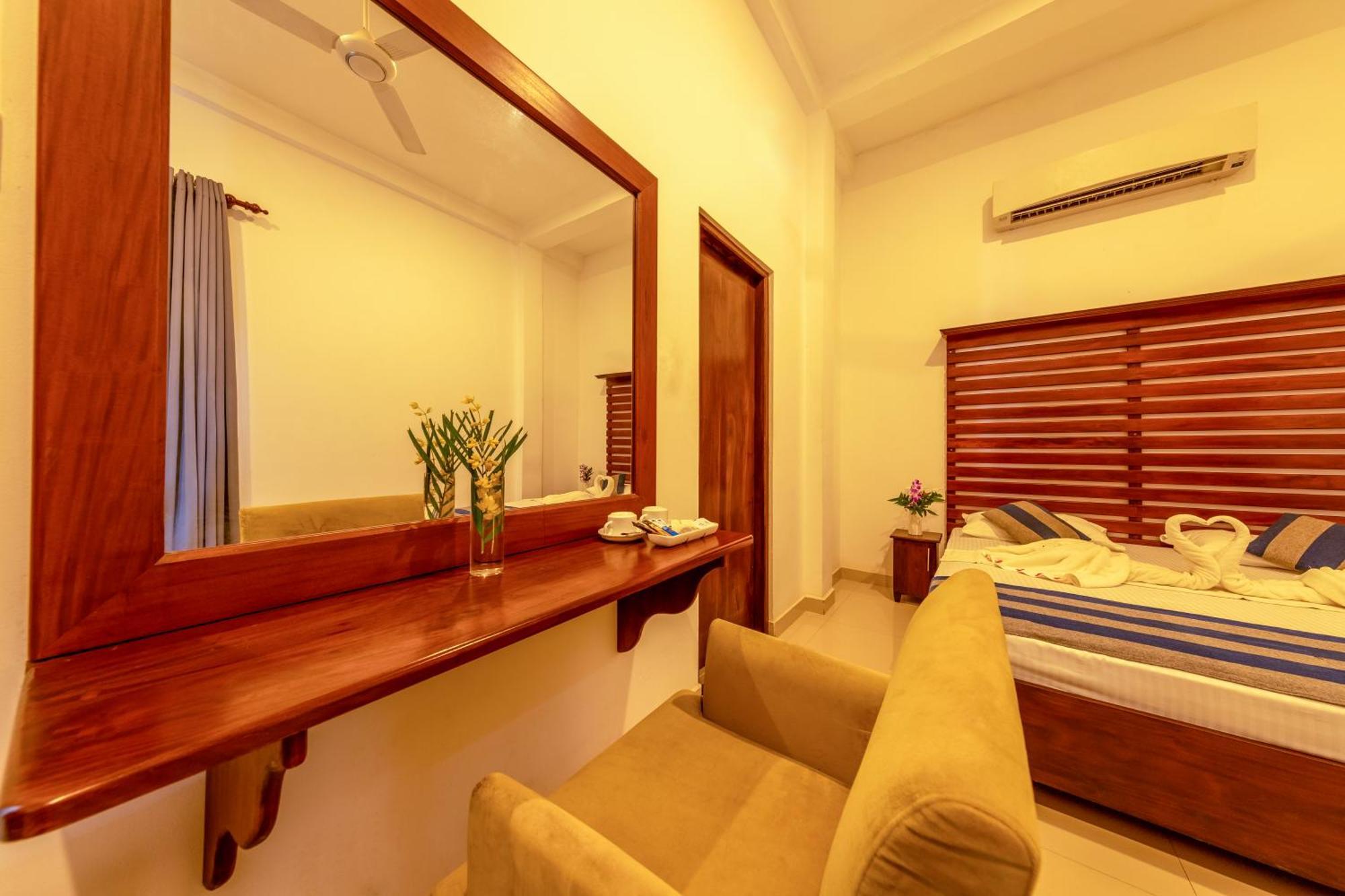 Owinmo Hotel & Reception Hall Galle Exterior foto